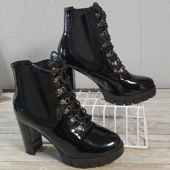 Fashion Nova Nelia Chunky Goth Lug Sole Platform Ankle Boots Shoes 8 Like New - Picture 1 of 12